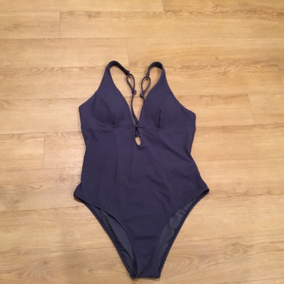 Women's Deep V Neck Keyhole Cutout O Ring Textured One Piece Bathing Suit - Picture 6 of 8